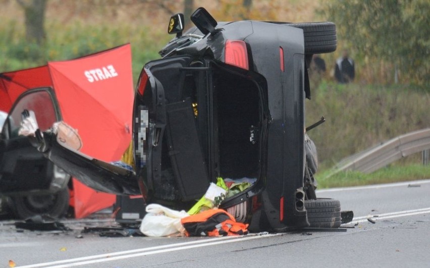 Tragiczny wypadek niedaleko Grudziądza. Dwie osoby nie żyją [zdjęcia]