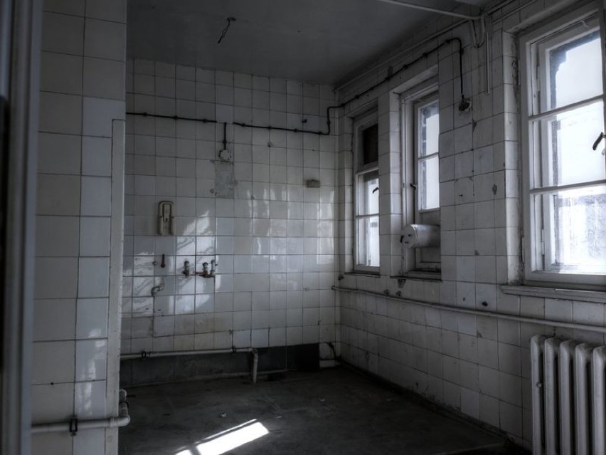 Opuszczony szpital we Wrocławiu. Zdjęcia pokazujemy dzięki...