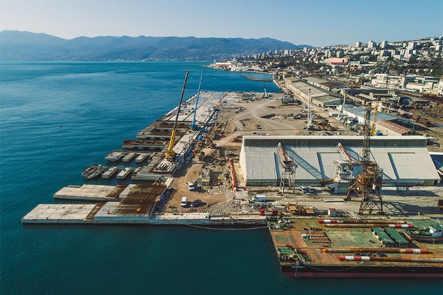 Chorwackie porty na Adriatyku są dostępne i mogą być wydajną i krótką drogą do Afryki Północnej.