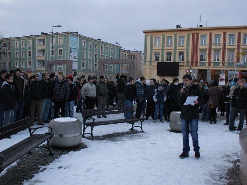 Manifestacja przeciwko ACTA w Mielcu. Zobacz zdjęcia