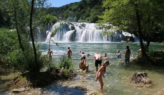 Wodospady Krka. Mieszkańcy Dalmacji przekonują, że właśnie tutaj znajdował się biblijny raj