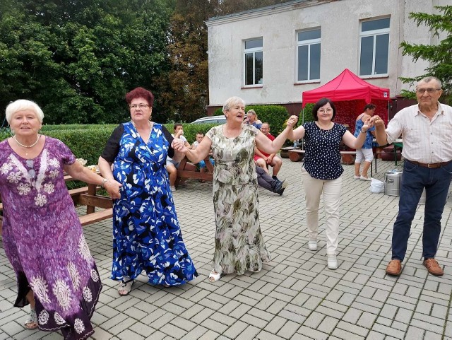 Stowarzyszenie „Lniane Serce” w Lnianie chciałoby pozyskać grant na organizację zajęć tanecznych dla mieszkańców gminy Lniano