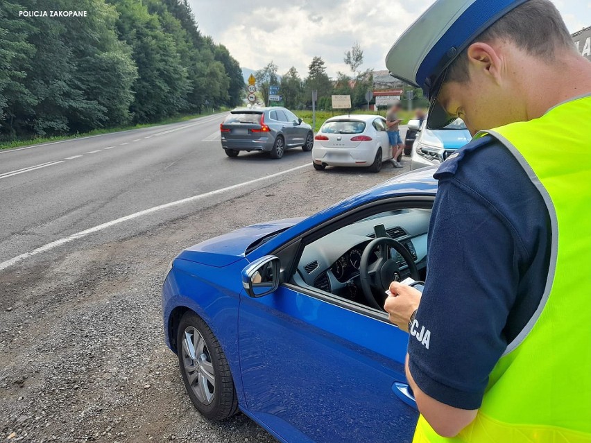 Zakopane. Policja bada spaliny. Niektórzy kierowcy stracili dowody rejestracyjne