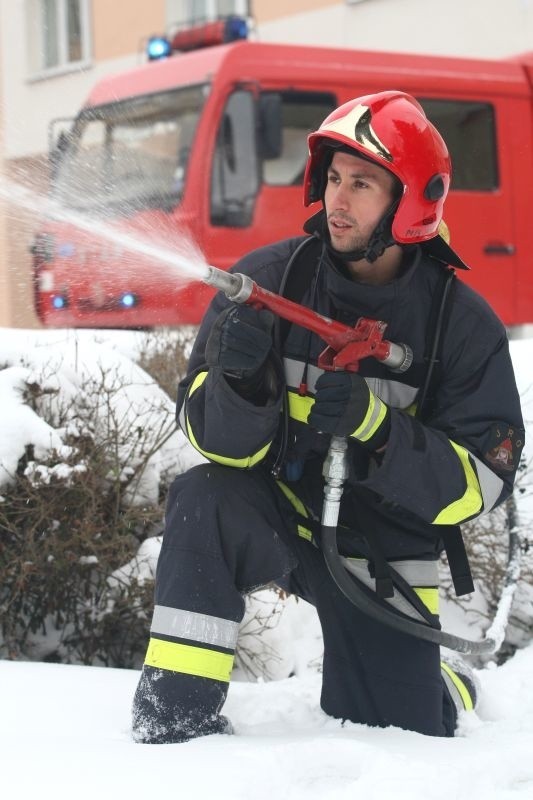 Mateusz Zaremba strażakiem.