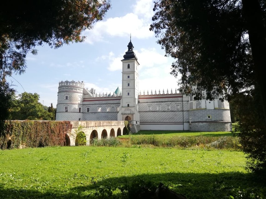 Część scen była nagrywana w malowniczym Zamku w Krasiczynie.