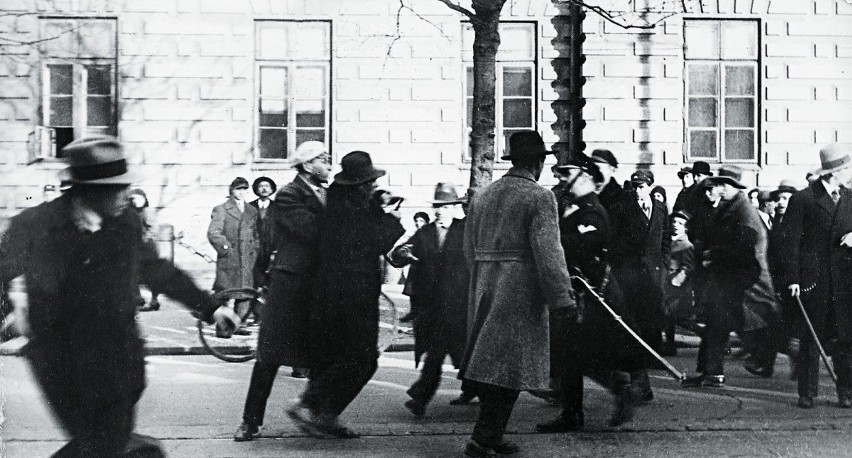 Starcia z policją podczas demonstracji antyżydowskiej...