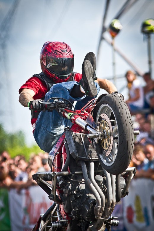 Akrobaci na motocyklach. Plus Stunt Grand Prix 2013 w Bydgoszczy