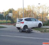 Wypadek motocyklisty w Szczekocinach. Poważnie ranny mężczyzna trafił do szpitala, zabrał go śmigłowiec Lotniczego Pogotowia Ratunkowego