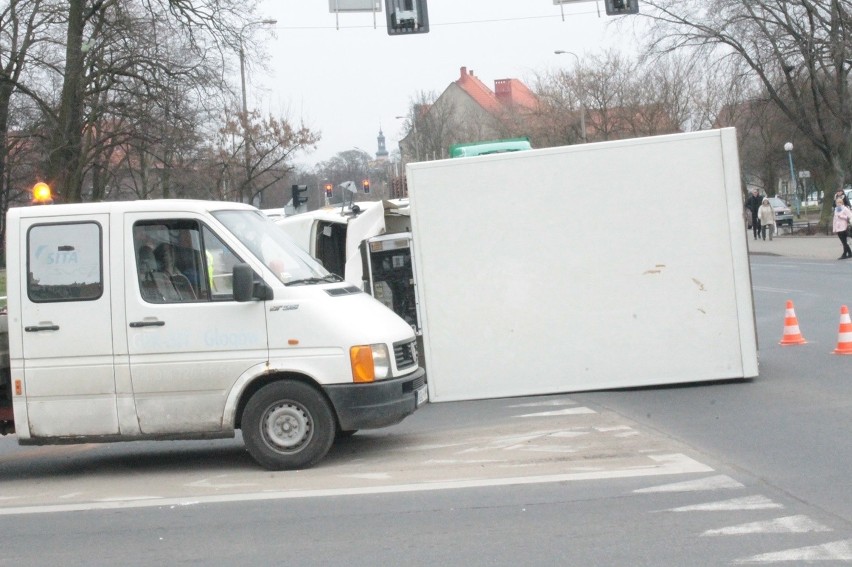 Zderzenie na skrzyżowaniu [Zdjęcia]