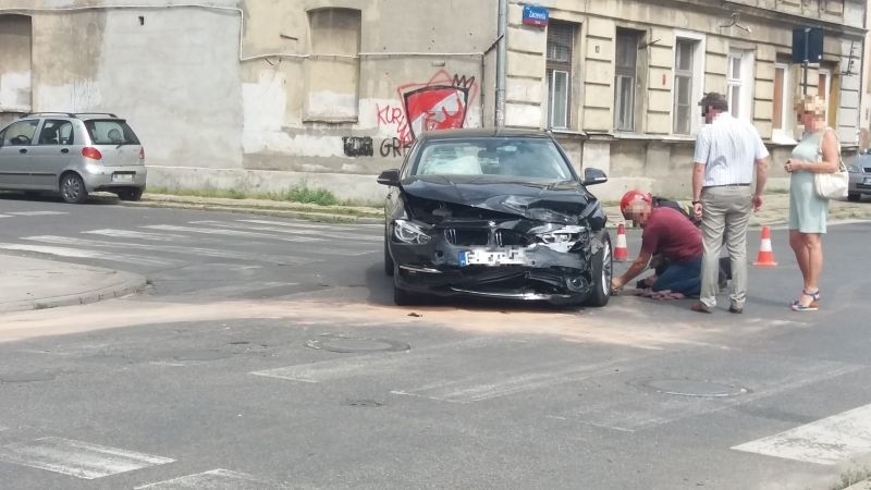 Wypadek na ul. Zarzewskiej. Poszkodowana dziewczynka [zdjęcia]
