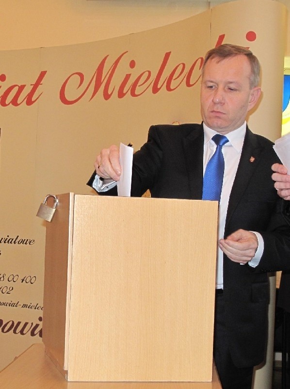 Andrzej Chrabąszcz został ponownie wybrany na starostę powiatu mieleckiego.