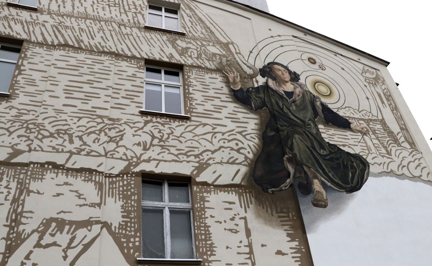 Postać Mikołaja Kopernika na muralu w Grudziądzu została...