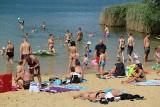 Kąpielisko "Bolko" w Opolu od rana jest oblegane przez ludzi szukających ochłody. 15 lipca ma być najgorętszym dniem roku
