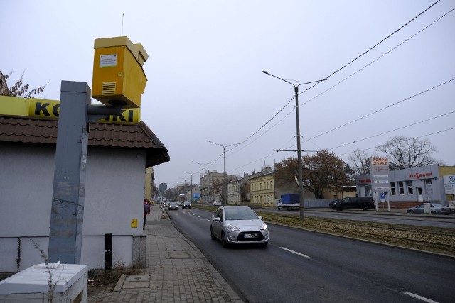 Fotoradar działający w Toruniu przy ul. Lubickiej w okresie od 1 stycznia do 16 listopada tego roku zarejestrował 2400 naruszeń przekroczenia dozwolonej prędkości. Niebawem zastąpi go urządzenie wyższej generacji.