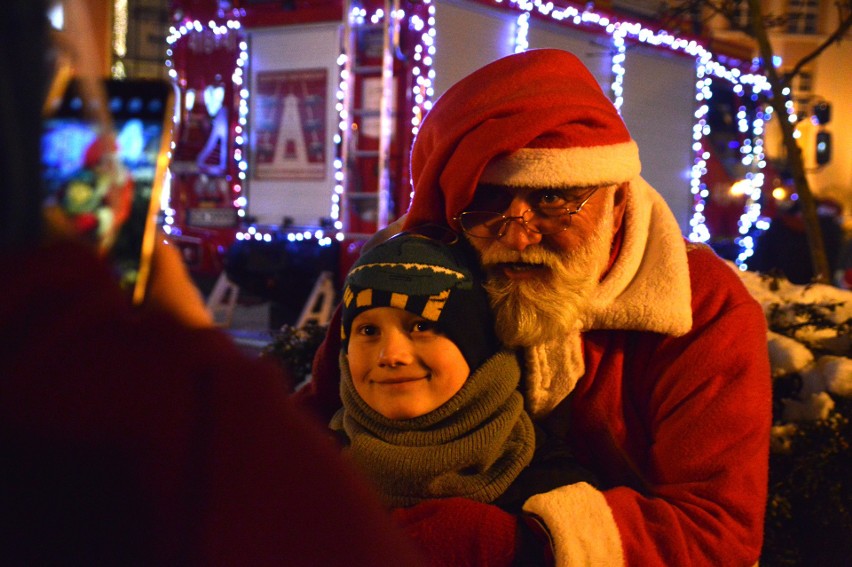 Święty Mikołaj na rynku w Chojnicach
