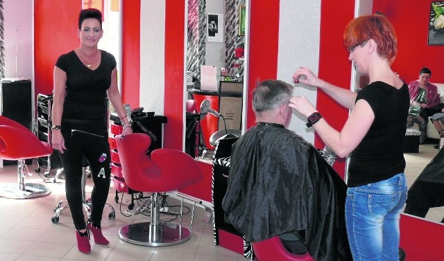 Salon Fryzjerski "Hair" Agnieszki Borowieckiej w Jędrzejowie w tym roku po raz drugi z rzędu został wybrany w plebiscycie "Echa Dnia" najlepszym salonem w powiecie jędrzejowskim.