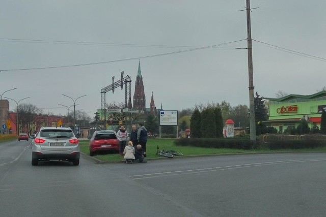 60 - letni rowerzysta trafił do szpitala