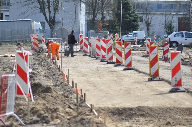 Fragment remontowanej, a właściwie budowanej od podstaw, ulicy Waryńskiego. 