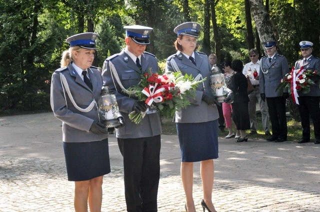 Funkcjonariusze dali dowód na to, że ich pamięć wobec wydarzeń sprzed 95 lat jest wciąż żywa