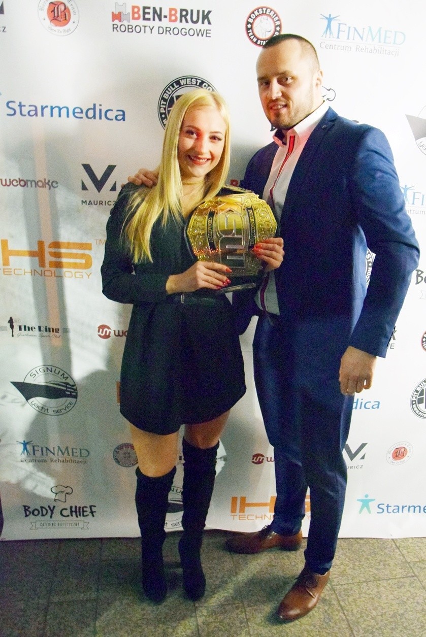 Stargardzki Narkun Team na After Party 42. KSW. Zwycięstwo nad Mamedem Chalidowem Tomasz Narkun świętował z rodziną, przyjaciółmi i fanami