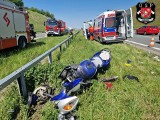 Śmiertelny wypadek na autostradzie A4 w Grojcu. Mimo pomocy medycznej nie udało się uratować kierowcy motocykla