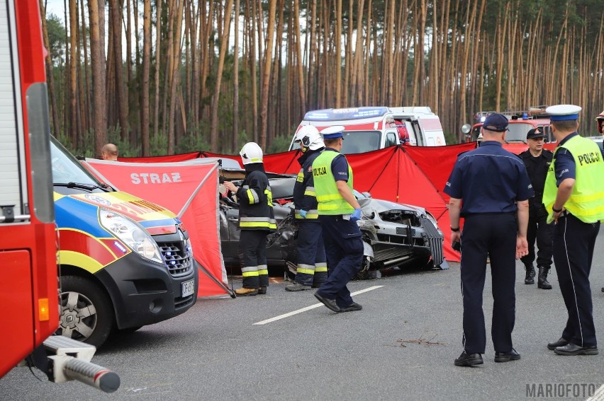 Groźny wypadek na autostradzie A4 pod Opolem. Dwie osoby ranne, dwie nie żyją