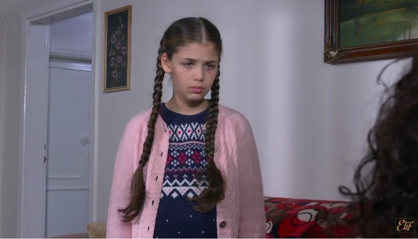 "Elif" odcinek 764. Elif widzi Melek w telewizji! Postanawia uciec i odnaleźć mamę! [STRESZCZENIE ODCINKA]