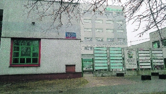 Siedziba ZPW "9 Maja" mieści się w budynku przy ul. Częstochowskiej 38/52.