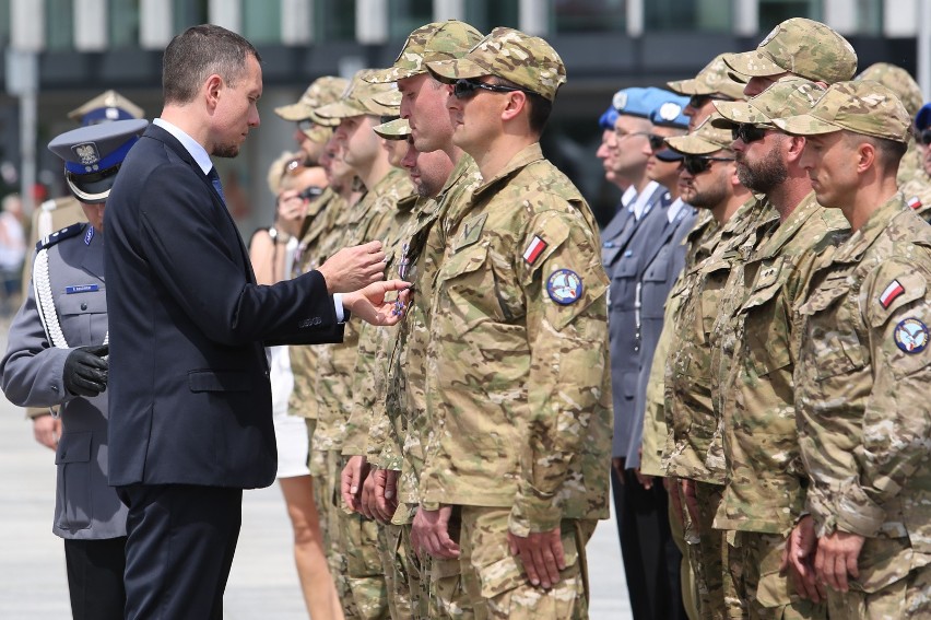 Wiceminister obrony narodowej Tomasz Zdzikot nowym prezesem Poczty Polskiej