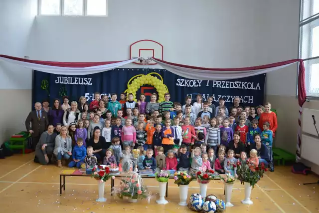 Do szkoły i przedszkola w Gałązczycach chodzi dziś łącznie blisko setka dzieci.