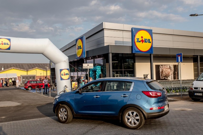 Pracownicy sklepów Lidl chwalą sobie przede wszystkim...