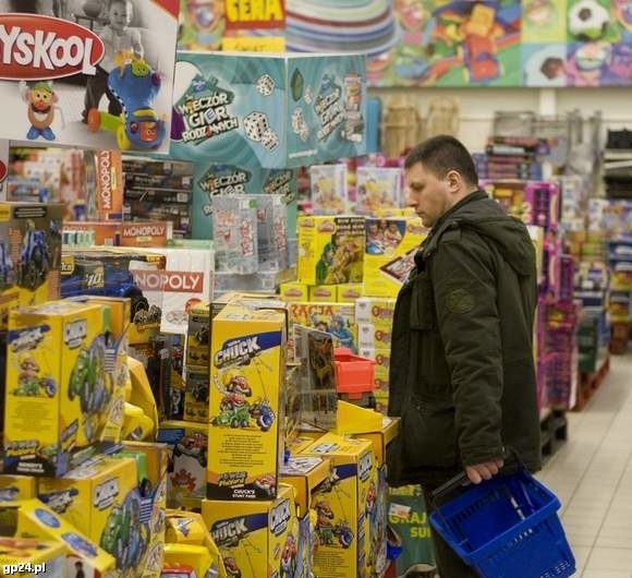 Tańsze zabawki na mikołaja. Świąteczne obniżki w sklepach. | Głos Pomorza
