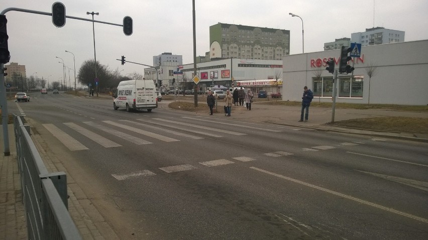 Bez świateł na skrzyżowaniu 6 sierpnia, Żeligowskiego i Puszkina [zdjęcia]