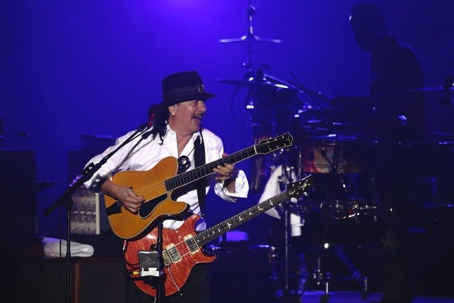 Carlos Santana na scenie w Dolinie Charlotty.