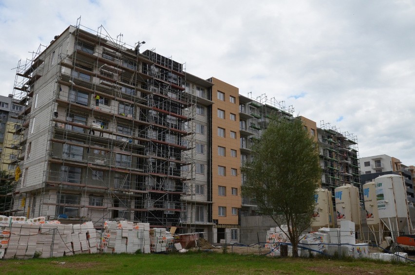 Nowe osiedle oraz zmiana organizacji ruchu w pobliżu Bajana (ZDJĘCIA)