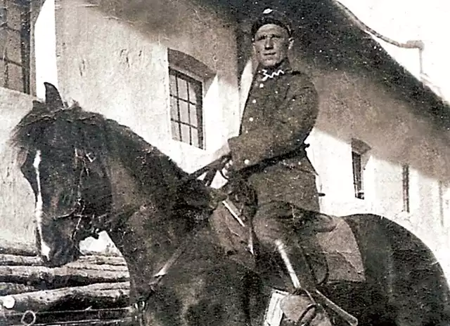 Jan Konowalczuk był kawalerzystą w kampanii 1939. Na Kresy wrócił na koniu i z bronią.