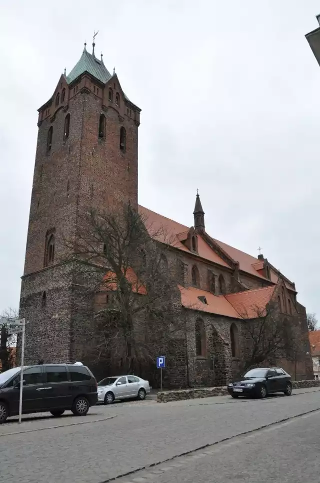 - Parking przed XIV-wiecznym kościołem św. Mikołaja nie jest trafionym pomysłem - dodaje Anna Jurczyk