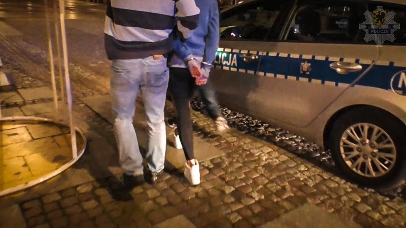 Akcja gdańskiej policji w nocnym klubie. Środki psychoaktywne w drinkach? Zatrzymano 22 osoby