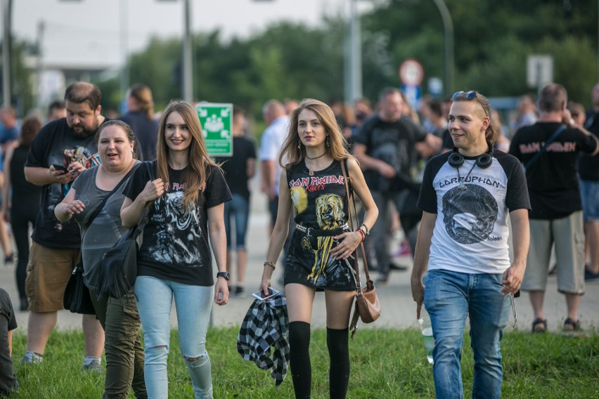 Kraków. Fani przed koncertem Iron Maiden w Tauron Arenie [ZDJĘCIA]