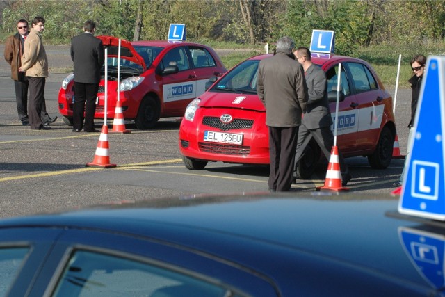 Czy kursanci będą zdawać egzamin na prawo jazdy w innych samochodach, niż suzuki?