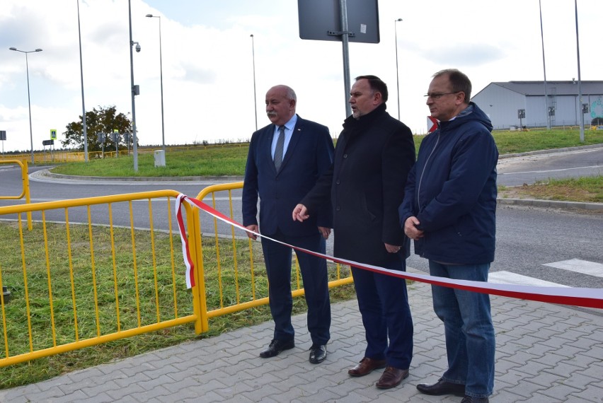 Uroczyste otwarcie ronda na skrzyżowaniu dróg krajowych w Lipniku (ZDJĘCIA)