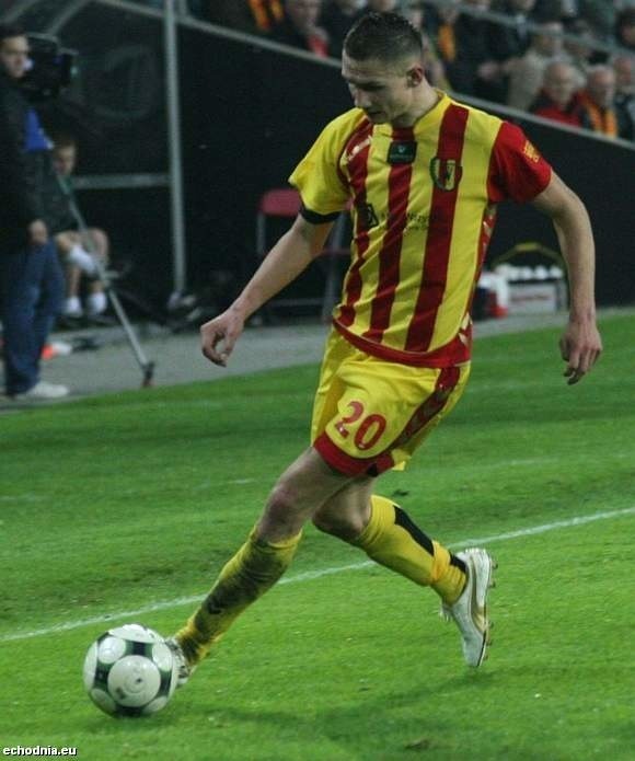 Artur Jędrzejczyk strzelił 3 bramki Arsenalowi Londyn. Nz. jeszcze w barwach Korony Kielce, w której grał na wypożyczeniu.