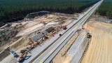Budowa autostrady A18 na Dolnym Śląsku idzie pełną parą. Ma być gotowa w tym roku [ZDJĘCIA]