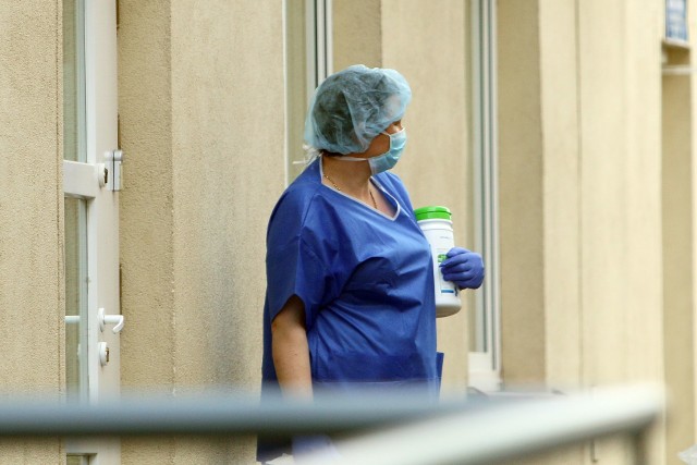 W poniedziałek Ministerstwo Zdrowia podało informację o kolejnych 43 zakażeniach koronawirusem w Polsce