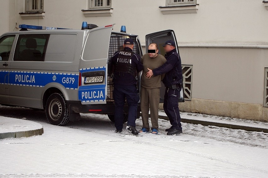 Po roku od zbrodni Rafał G. oskarżony o zabójstwo Przemysława G. Kolega, którego dotkliwie pobił i ugodził nożem, zmarł z wykrwawienia