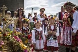 Ludowe święto plonów przyciągnęło do krakowskiej Wolicy tłumy mieszkańców. Wieńce dożynkowe zachwycały 