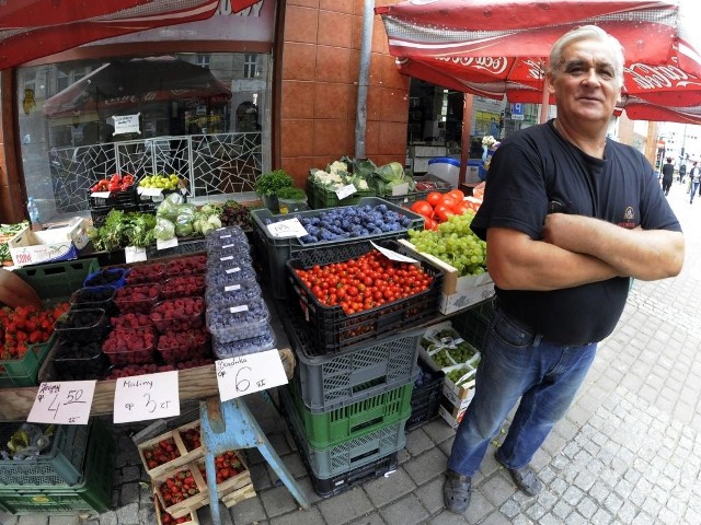 Tylko do końca miesiąca będzie działał na rogu Gdańskiej i Śniadeckich słynny "Zieleniak". Okoliczni emeryci chcą protestować. 