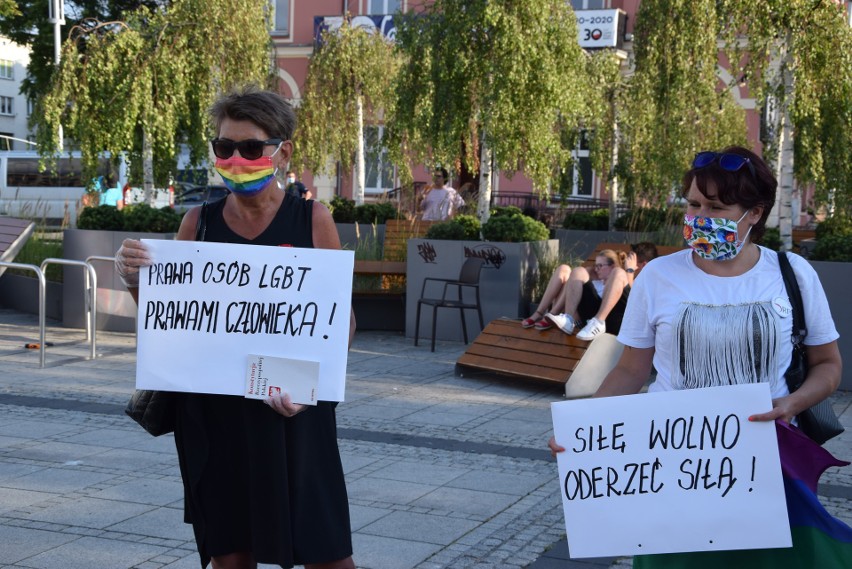 Demonstracja solidarności z Margot na Placu Biegańskiego w...