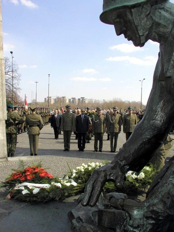 W tym roku Dzień Sapera odbywał się cieniu tragedii w Smoleńsku. Zwieńczeniem honorów polskim saperom będą sobotnie uroczystości na Ziemi Szczecińskiej, w rocznicę wydarzeń w kwietniu 1945 roku.