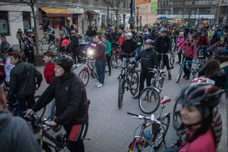 Cykliści przejechali 16 km. Masa Krytyczna na ulicach Łodzi